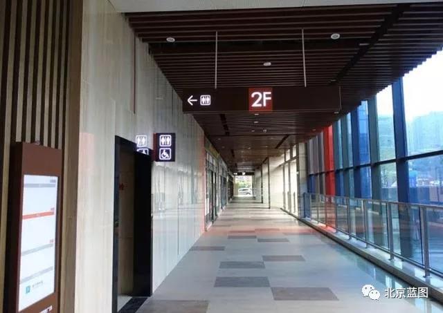 亞克力標(biāo)識牌的優(yōu)點很多，缺點你也要知道